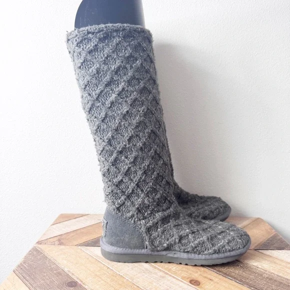 Ugg Lattice Knit Gray Quilted Women's Boots - Picture 6 of 15